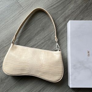 Small nude crocodile bag